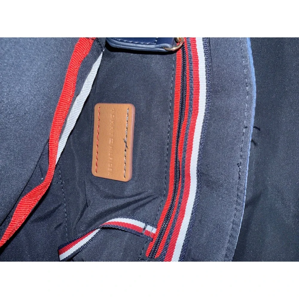 Tommy Hilfiger Navy Blue Nylon Crossbody Messenger Bag Colorblock Buckle Strap